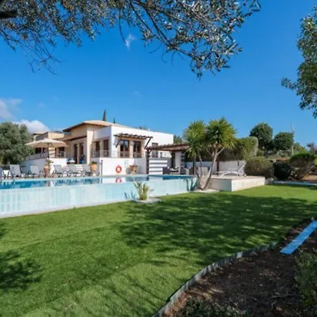 فيلة “imagine Renting This Luxury With Golf Course Views″ - Lefkara