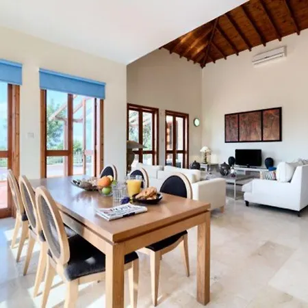 “imagine Renting This Luxury With Golf Course Views″ - Lefkara